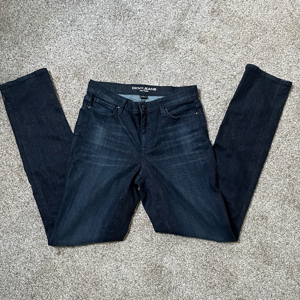 Women’s Size 6 Dark Wash Straight Leg High Waisted Jeans
